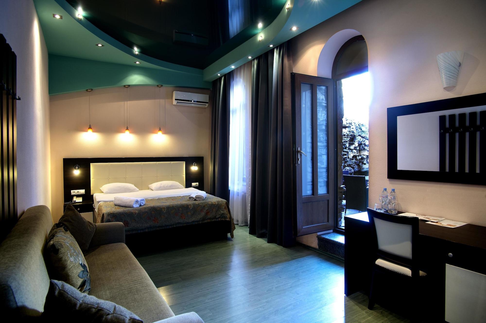 Coral Boutique Hotel Тбилиси Екстериор снимка