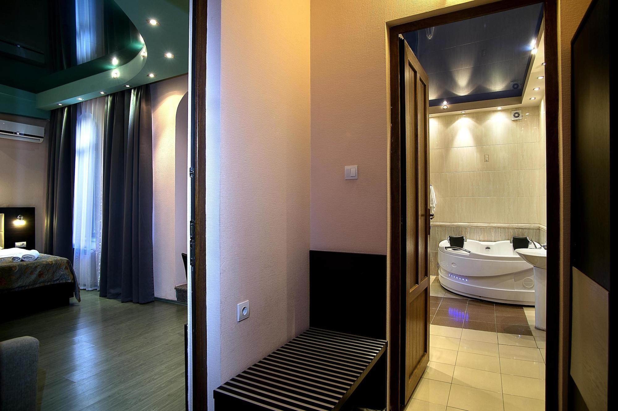 Coral Boutique Hotel Тбилиси Екстериор снимка