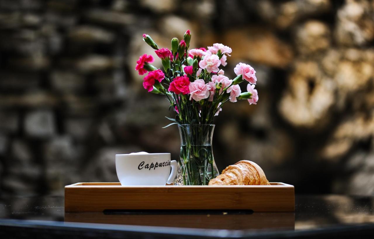 Coral Boutique Hotel Тбилиси Екстериор снимка