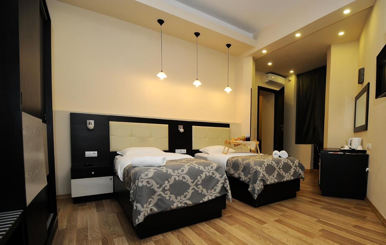 Coral Boutique Hotel Тбилиси Екстериор снимка