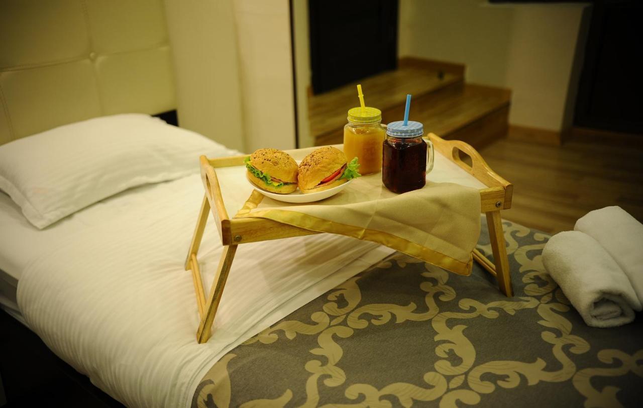 Coral Boutique Hotel Тбилиси Екстериор снимка