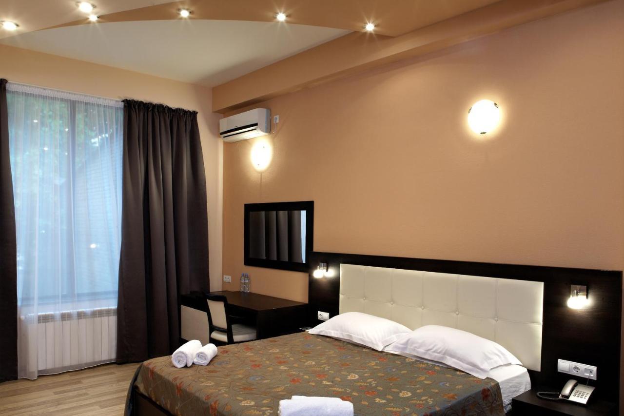 Coral Boutique Hotel Тбилиси Екстериор снимка