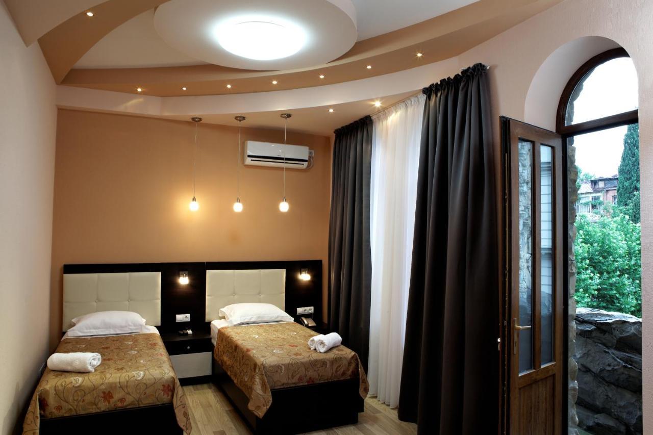 Coral Boutique Hotel Тбилиси Екстериор снимка