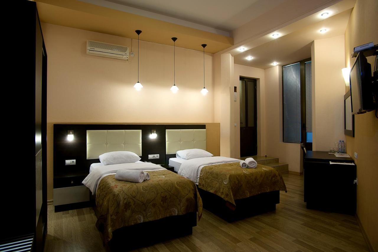 Coral Boutique Hotel Тбилиси Екстериор снимка