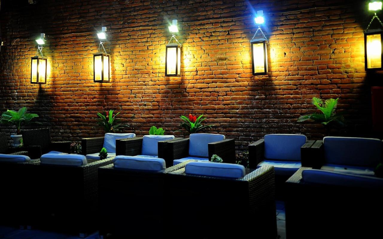 Coral Boutique Hotel Тбилиси Екстериор снимка