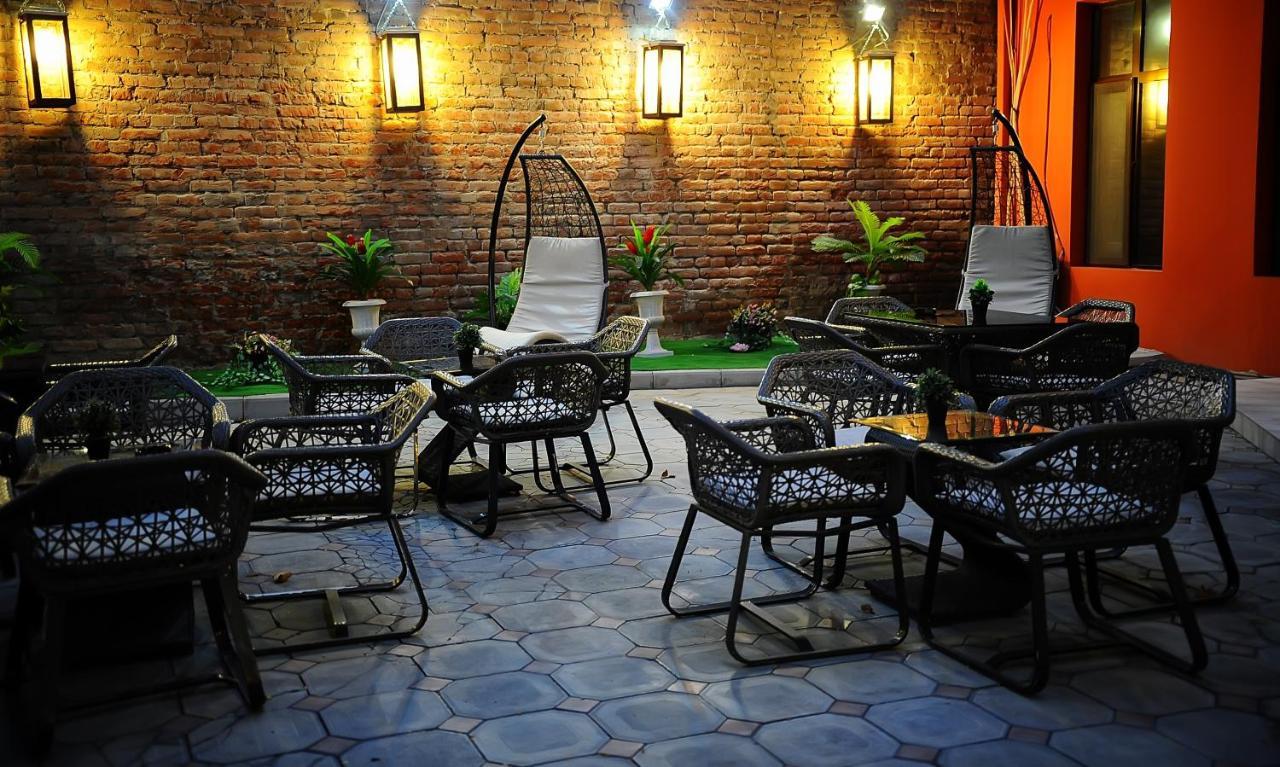 Coral Boutique Hotel Тбилиси Екстериор снимка